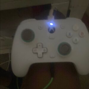 Wireless White Gaming Controller